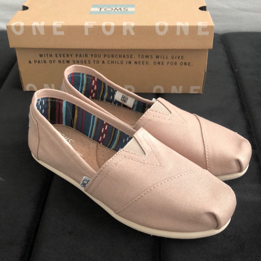 TOMS canvas slip on